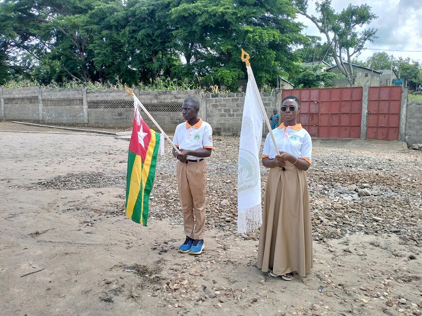 Porteurs des drapeaux Togo et Collège sept 2024